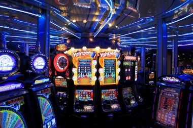 indo slot web interface on mobile browser showing live casino tables